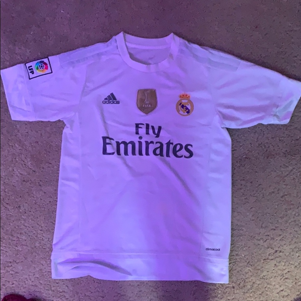 Fly Emirates jersey